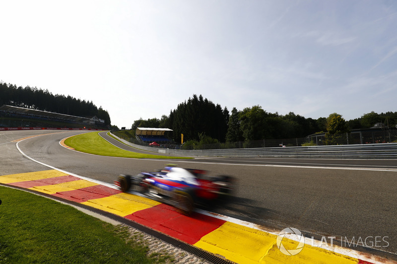 Carlos Sainz Jr., Scuderia Toro Rosso STR12