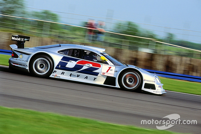 #1 AMG Mercedes-Benz CLK-GTR: Bernd Schneider, Mark Webber