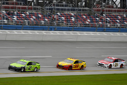 Brad Keselowski, Team Penske Ford, Joey Logano, Team Penske Ford, Ryan Blaney, Wood Brothers Racing