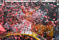 Race winner Joey Logano, Team Penske Ford