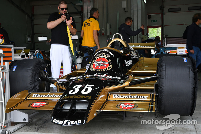 Arrows A1
