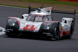 #2 Porsche Team Porsche 919 Hybrid: Timo Bernhard, Earl Bamber, Brendon Hartley
