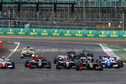 Départ : Pietro Fittipaldi, Lotus en tête de la course