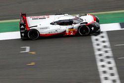 #2 Porsche Team Porsche 919 Hybrid: Timo Bernhard, Earl Bamber, Brendon Hartley