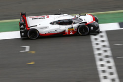 #2 Porsche Team Porsche 919 Hybrid: Timo Bernhard, Earl Bamber, Brendon Hartley