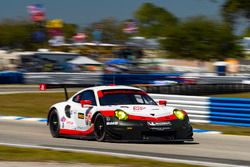 #912 Porsche Team North America, Porsche 911 RSR: Kevin Estre, Laurens Vanthoor, Richard Lietz