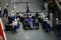 Pascal Wehrlein, Sauber C36-Ferrari ai box