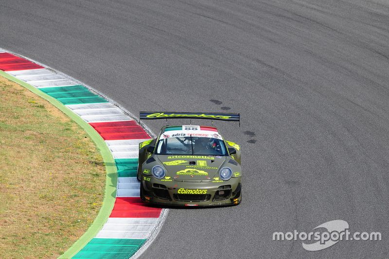 Porsche 997 GT3 R #88 Ebimotors: Venerosi-BAccani