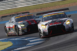 #3 B-MAX NDDP GT-Rと#0 GAINER TANAX GT-R