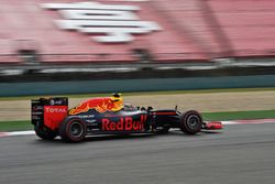 Даниил Квят, Red Bull Racing RB12