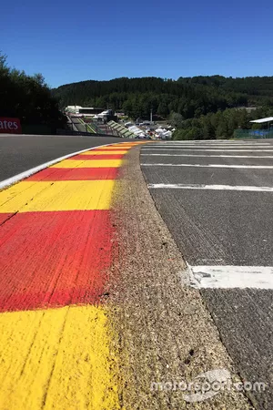 Eau Rouge detalle de la pista