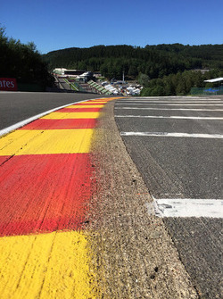 Les vibreurs du virage de l'Eau Rouge