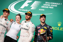 Nico Rosberg, Mercedes AMG Petronas F1 W07 Victoria Vowles, Lewis Hamilton, Mercedes AMG F1 W07 and Daniel Ricciardo, Red Bull Racing RB12