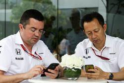 (L to R): Eric Boullier, McLaren Racing Director with Yusuke Hasegawa, Head of Honda F1 Programme