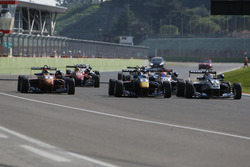 Mikkel Jensen, kfzteile24 Mücke Motorsport Dallara F312 Mercedes-Benz; Sérgio Sette Câmara, Motopark Dallara F312 Volkswagen; Pedro Piquet, Van Amersfoort Racing Dallara F312 Mercedes-Benz