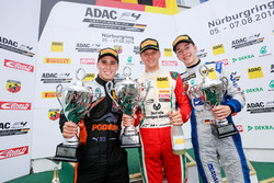 Podio: ganador de la carrera Mick Schumacher, Prema Powerteam; segundo lugar Joseph Mawson, Van Amer
