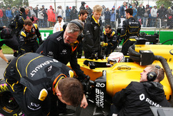 Kevin Magnussen, Renault Sport F1 Team R.S.16 sur la grille