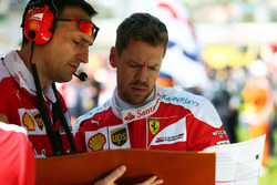 Sebastian Vettel, Ferrari, in der Startaufstellung