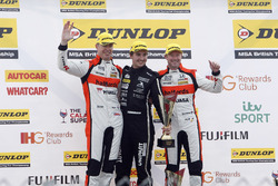 Podium: winner Tom Ingram, Speedworks Motorsport, second place Matt Neal, Halfords Yuasa Racing, third place Gordon Shedden, Halfords Yuasa Racing