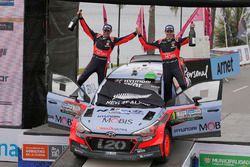 Winners Hayden Paddon, John Kennard, Hyundai Motorsport