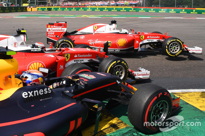 Sebastian Vettel, Ferrari, Kimi Raikkonen, Ferrari, Max Verstappen, Red Bull Racing collide a La Sou