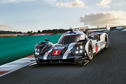 #1 Porsche Team Porsche 919 Hybrid: Timo Bernhard, Mark Webber, Brendon Hartley