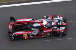 #8 Audi Sport Team Joest Audi R18 e-tron quattro: Lucas di Grassi, Loic Duval, Oliver Jarvis