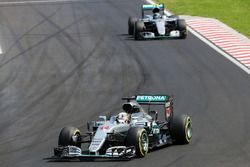 Lewis Hamilton, Mercedes AMG F1 W07 Hybrid