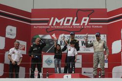 Podio Gara 2: il vincitore Ivan Bellarosa, Avelon Formula, il secondo classificato Walter Margelli, Nannini Racing, il terzo classificato Ranieri Randaccio, SCI team