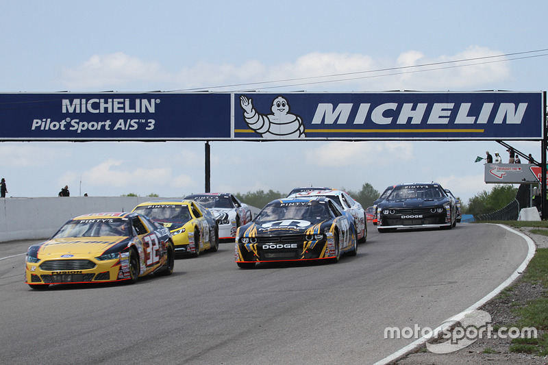 Départ de la première course de la saison
