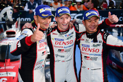 Les vainqueurs #6 Toyota Racing Toyota TS050 Hybrid: Stéphane Sarrazin, Mike Conway, Kamui Kobayashi