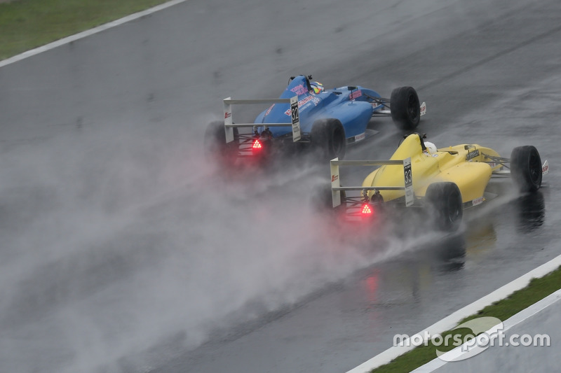 Presley Martono memimpin Akash Gowda, Clark International Speedway, Filipina