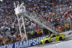 Matt Kenseth, Joe Gibbs Racing Toyota takes the checkered flag