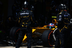 Jolyon Palmer, Renault Sport F1 Team R.S.16 s'arrête aux stands