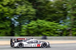 #1 Porsche Team Porsche 919 Hybrid: Timo Bernhard, Mark Webber, Brendon Hartley