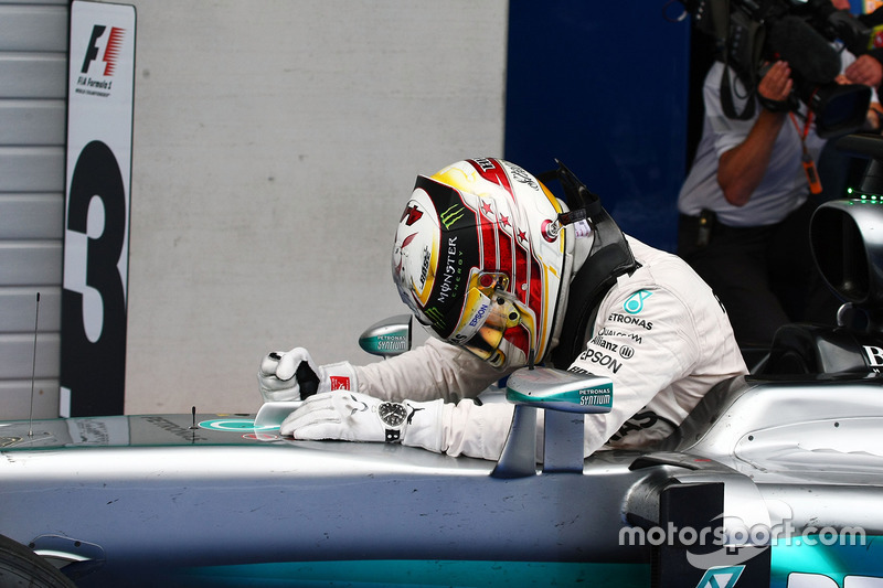 Ganador, Lewis Hamilton, Mercedes AMG F1 W07 Hybrid celebra en parc ferme