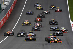 Start: Antonio Giovinazzi, PREMA Racing leads