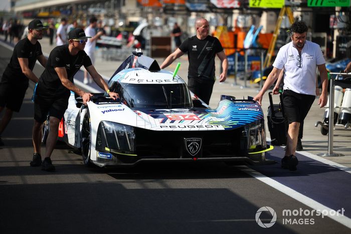#94 Peugeot Totalenergies Peugeot 9X8: Paul Di Resta, Loïc Duval, Stoffel Vandoorne