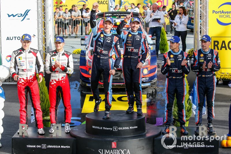 Podio: i vincitori Thierry Neuville, Nicolas Gilsoul, Hyundai Motorsport Hyundai i20 Coupe WRC, al secondo posto Ott Tänak, Martin Järveoja, Toyota Gazoo Racing WRT Toyota Yaris WRC, al terzo posto Dani Sordo, Carlos del Barrio, Hyundai Motorsport Hyundai i20 Coupe WRC