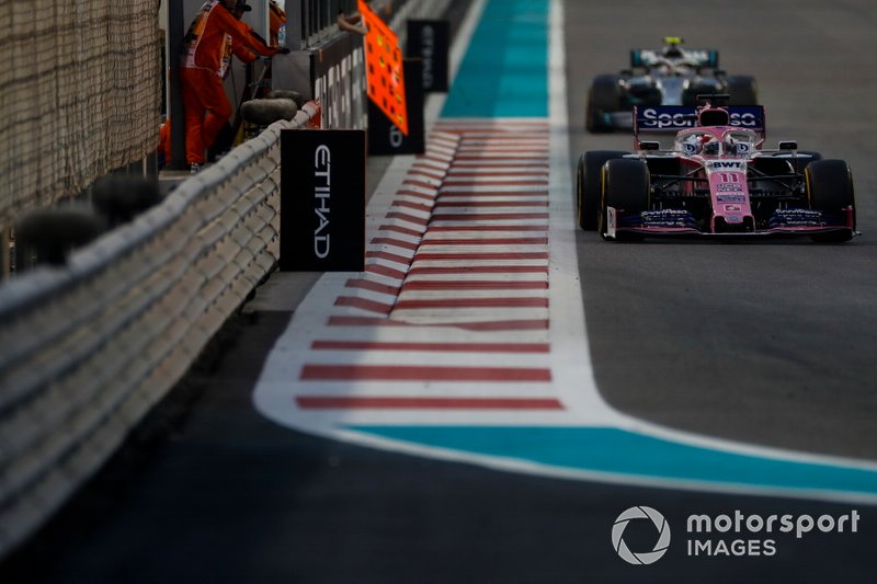 Sergio Pérez, Racing Point RP19, Valtteri Bottas, Mercedes AMG W10