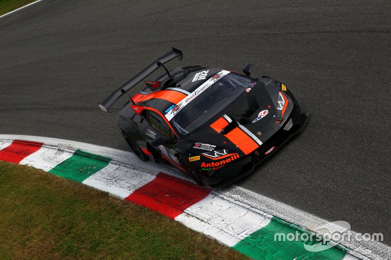 #102 Lamborghini Huracan SuperTrofeo GT Light, Antonelli Motorsport: Mattia Michelotto
