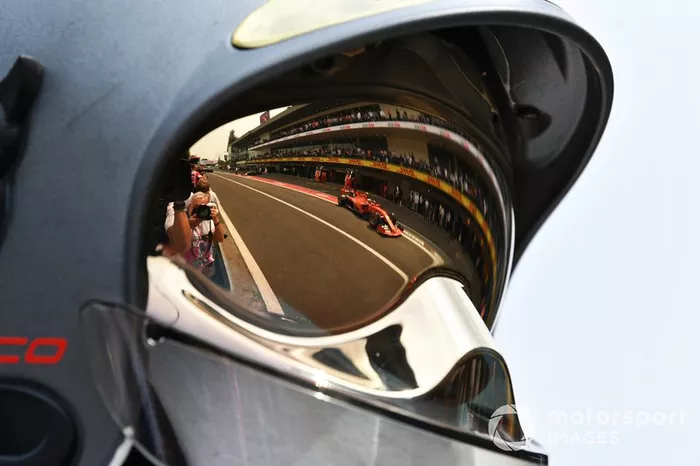 Charles Leclerc, Ferrari SF90, reflected in a fire marshals visor