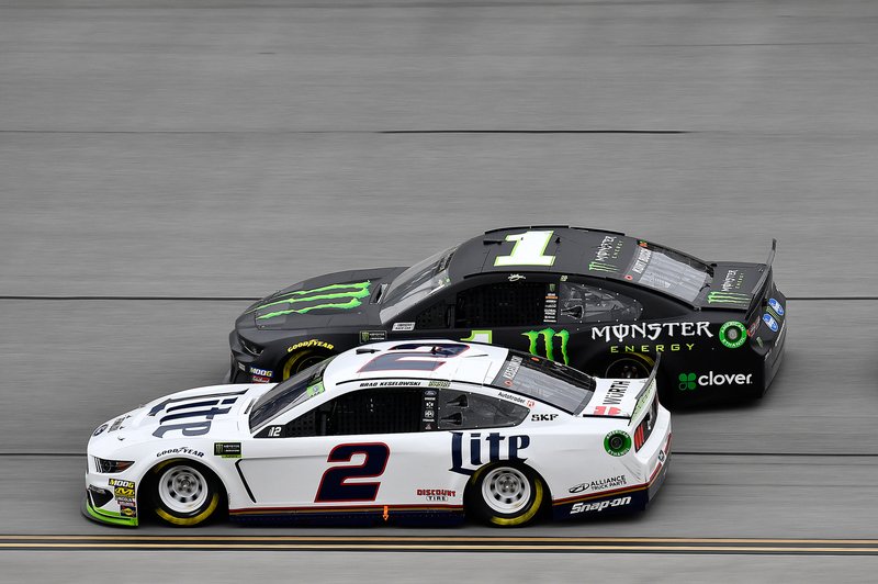 Brad Keselowski, Team Penske, Ford Mustang Miller Lite and Kurt Busch, Chip Ganassi Racing, Chevrolet Camaro Monster Energy