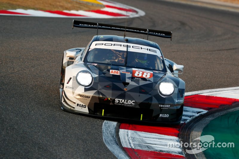 #88 Dempsey-Proton Racing Porsche 911 RSR: Thomas Preining, William Bamber, Angelo Negro
