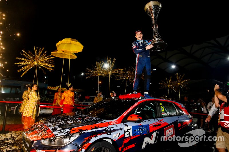 Campeón Norbert Michelisz, BRC Hyundai N Squadra Corse Hyundai i30 N TCR