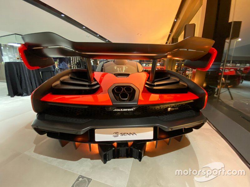 Presentación McLaren Barcelona exposición