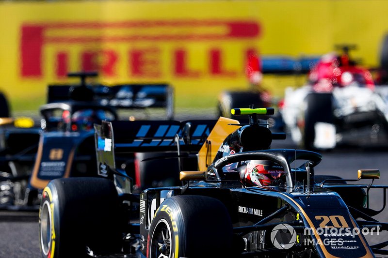 Kevin Magnussen, Haas F1 Team VF-19, Romain Grosjean, Haas F1 Team VF-19