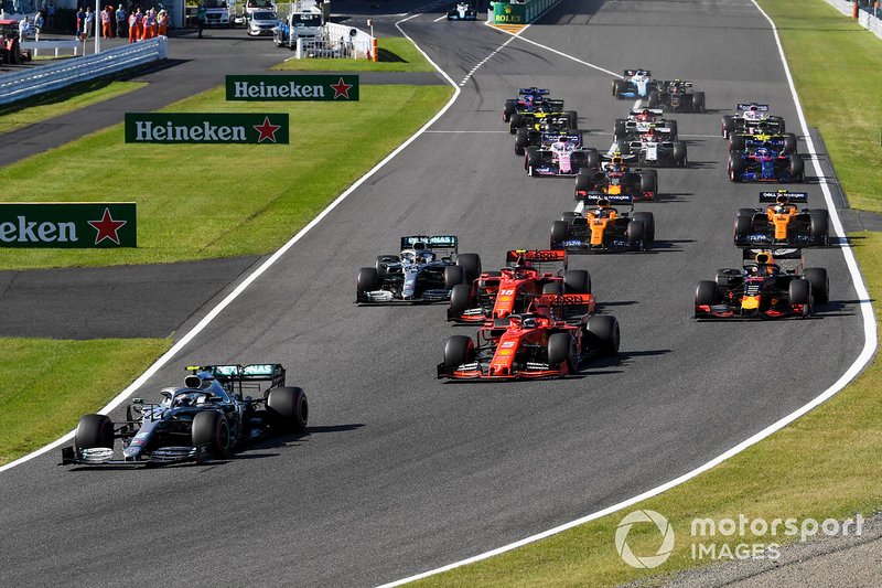 Bottas na ponta
