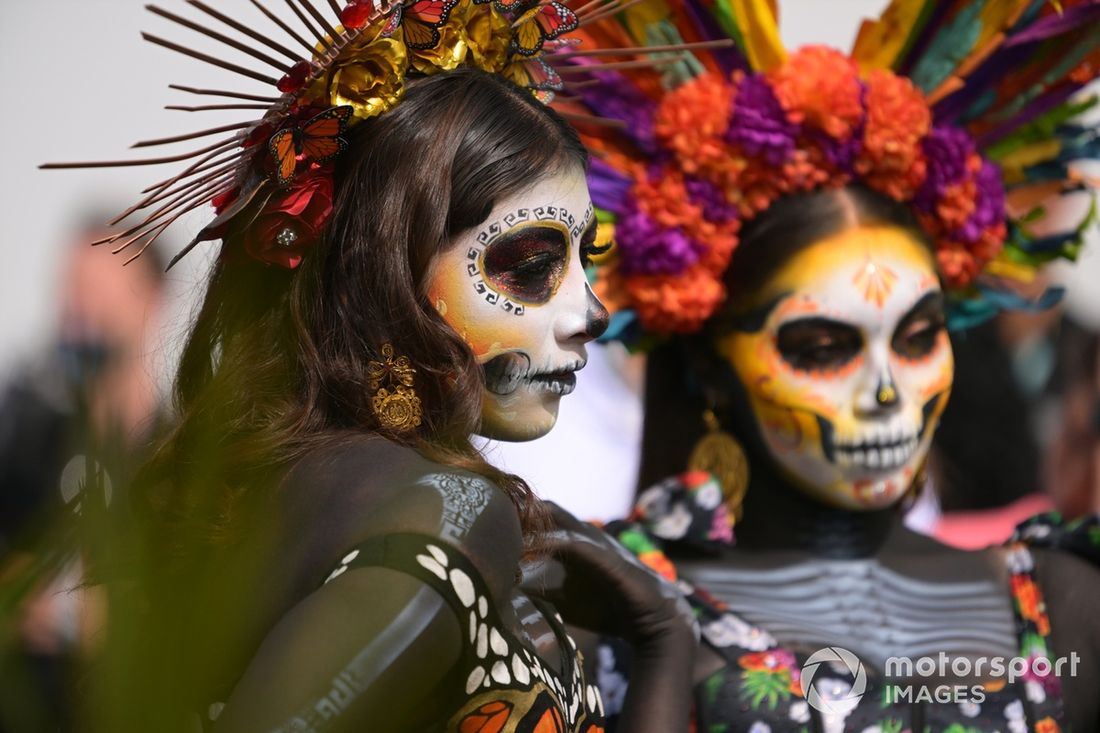 Calavera Catrinas na padoku 