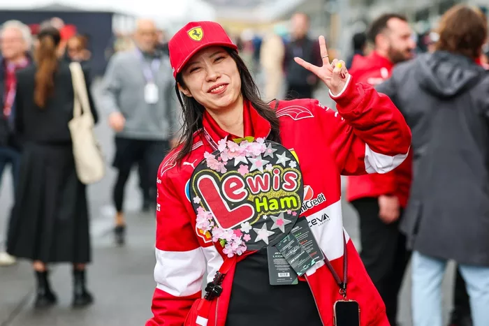 Fans at the circuit